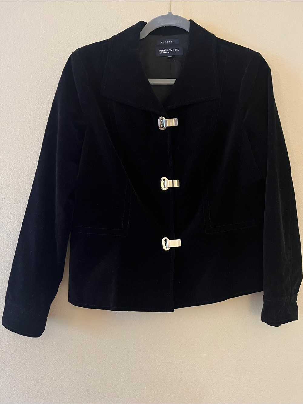 Jones New York Signature black velvet jacket Vintage 90’s  metal  closures sz LP